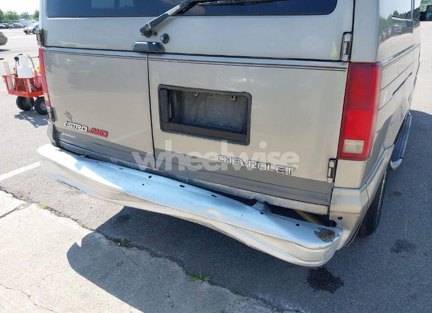 Photo 6 of 2004 Chevrolet Astro (VIN 1GNEL19X04B103990)