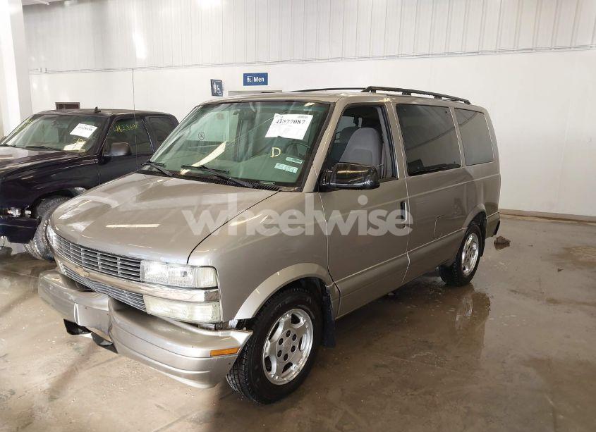 Photo 2 of 2004 Chevrolet Astro (VIN 1GNEL19X04B105416)