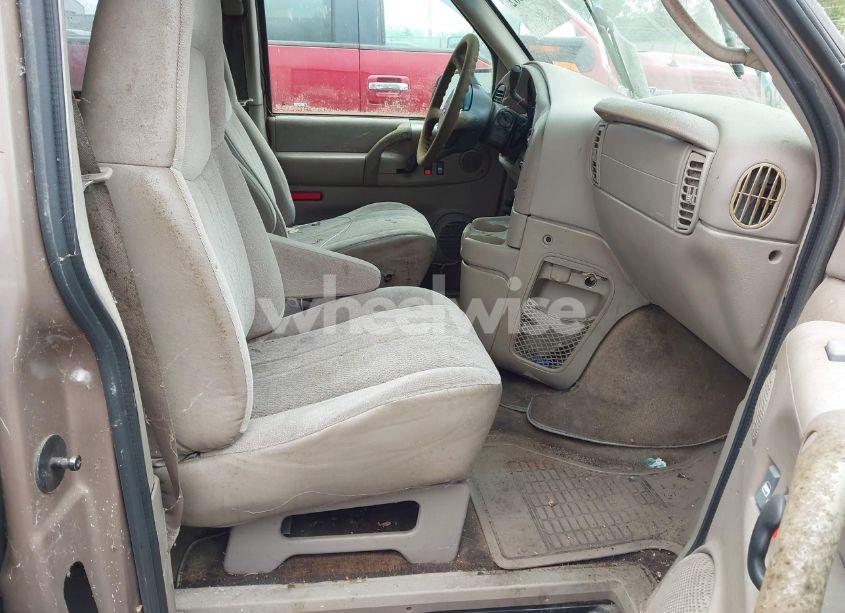Photo 5 of 2004 Chevrolet Astro (VIN 1GNEL19X14B103027)