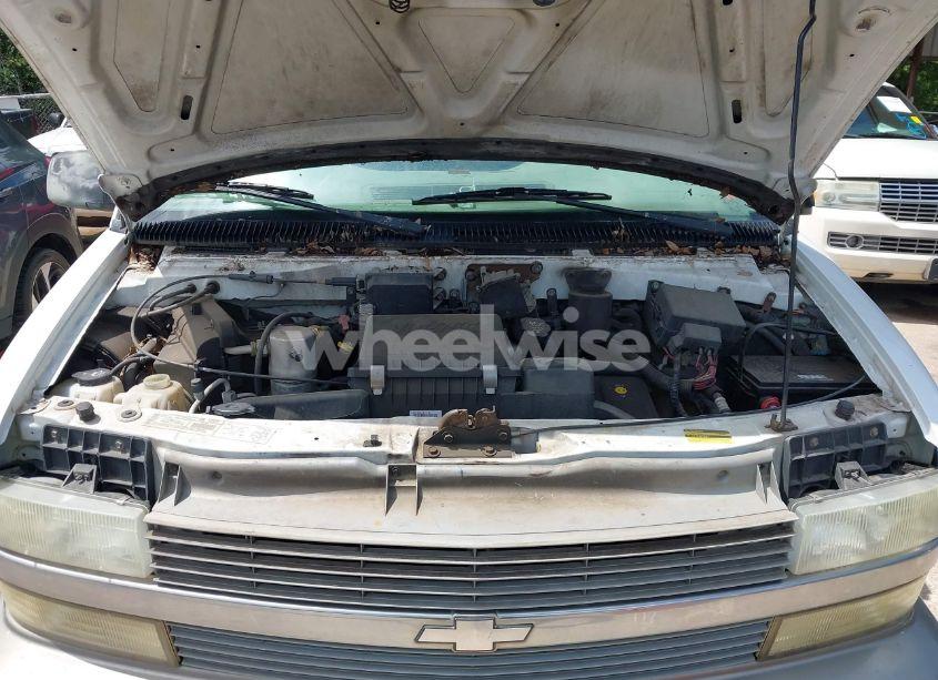 Photo 10 of 2003 Chevrolet Astro LS (VIN 1GNEL19X43B130950)