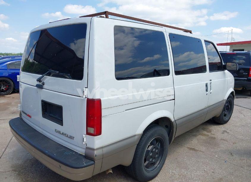Photo 4 of 2003 Chevrolet Astro LS (VIN 1GNEL19X43B130950)