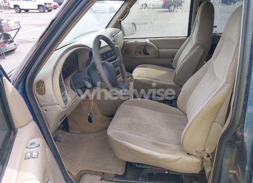 Photo 5 of 2002 Chevrolet Astro LS (VIN 1GNEL19X52B124346)