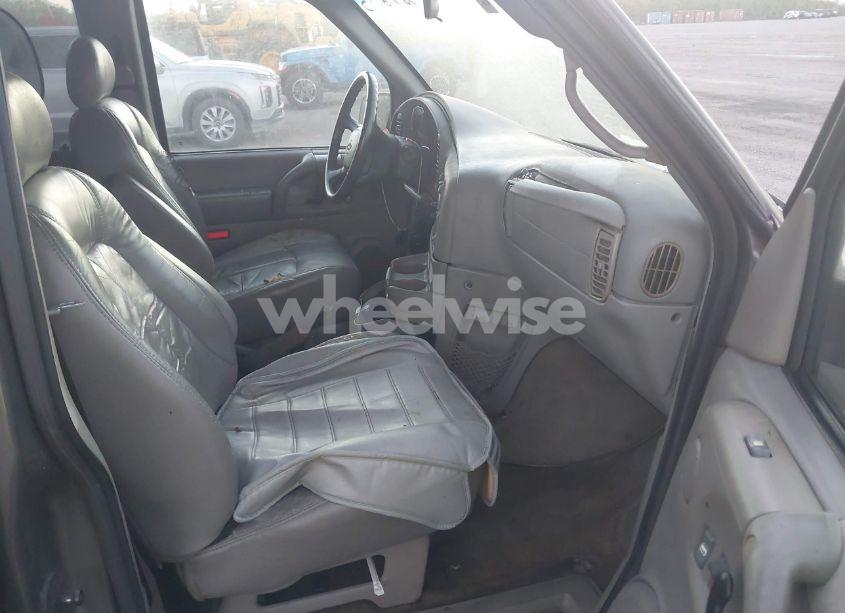 Photo 5 of 2003 Chevrolet Astro LS (VIN 1GNEL19X63B115821)