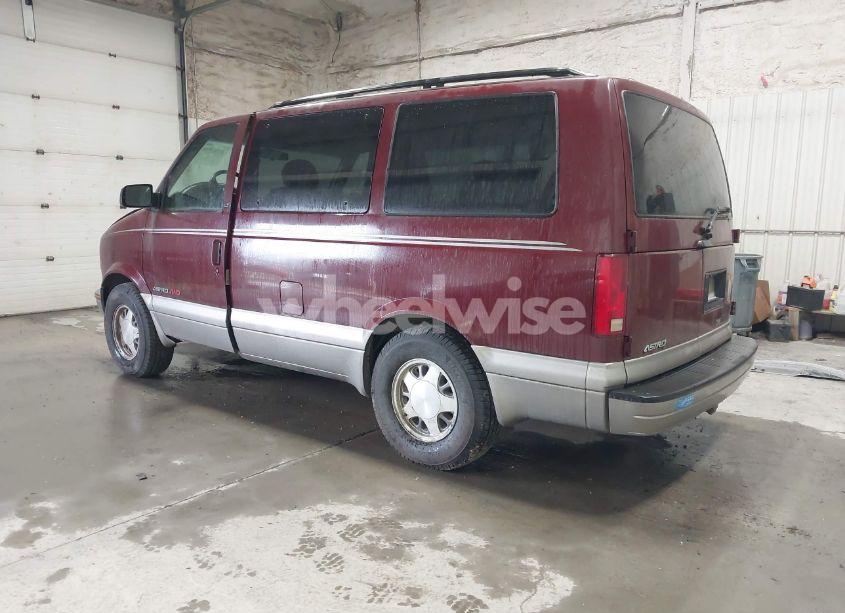 Photo 3 of 2002 Chevrolet Astro LS (VIN 1GNEL19X72B125367)