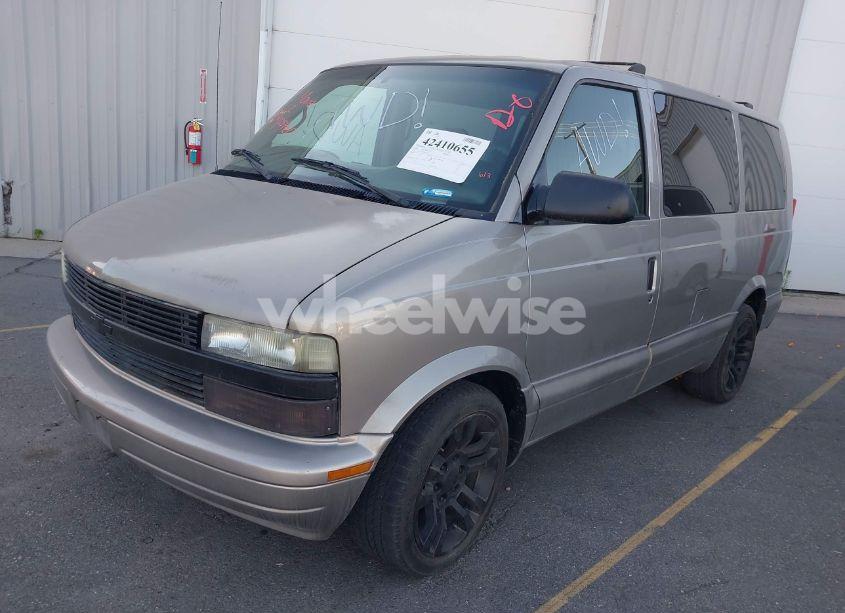 Photo 2 of 2004 Chevrolet Astro (VIN 1GNEL19X74B125338)