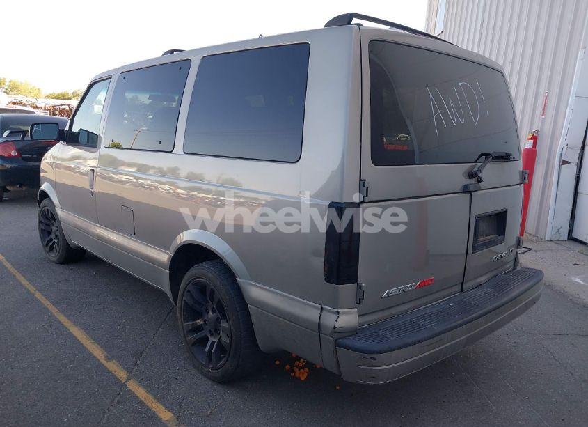 Photo 3 of 2004 Chevrolet Astro (VIN 1GNEL19X74B125338)
