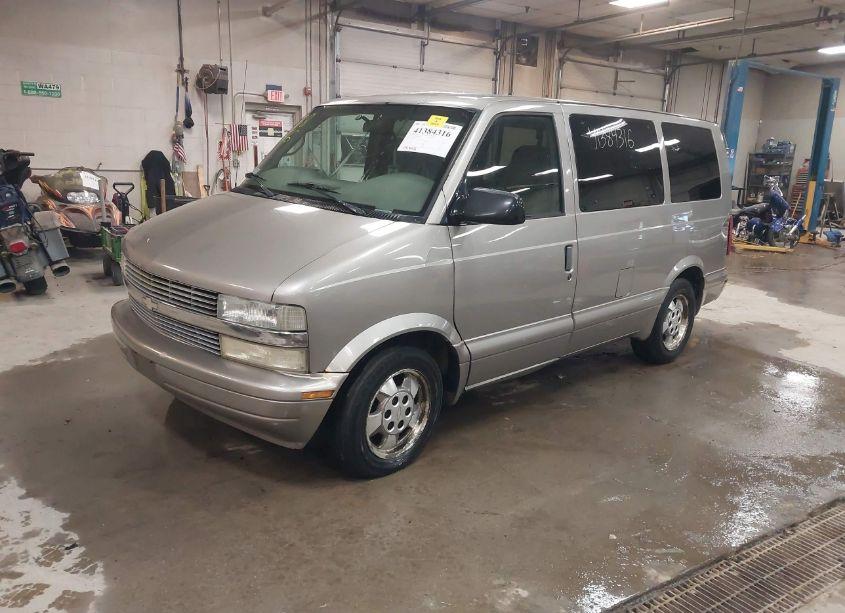 Photo 2 of 2003 Chevrolet Astro LS (VIN 1GNEL19X93B138669)