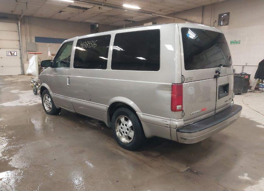 Photo 3 of 2003 Chevrolet Astro LS (VIN 1GNEL19X93B138669)
