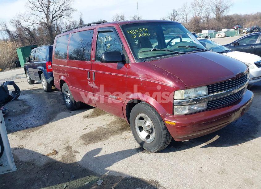 2002 Chevrolet Astro LS (VIN 1GNEL19XX2B110264) main photo