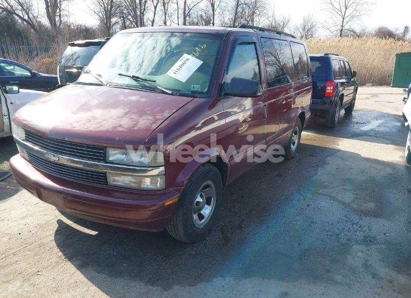 Photo 2 of 2002 Chevrolet Astro LS (VIN 1GNEL19XX2B110264)