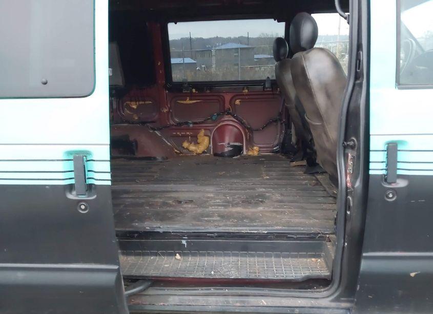 Photo 8 of 2002 Chevrolet Astro (VIN 1GNEL19XX2B117182)