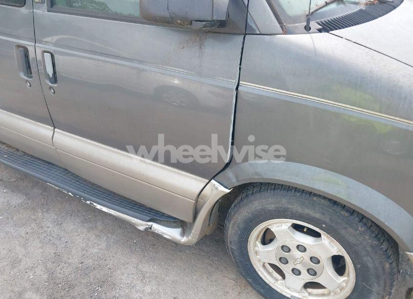 Photo 6 of 2004 Chevrolet Astro (VIN 1GNEL19XX4B108761)