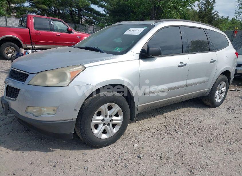 Photo 2 of 2009 Chevrolet Traverse LS (VIN 1GNER13D49S176218)