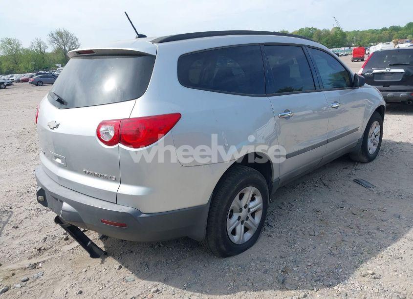 Photo 4 of 2009 Chevrolet Traverse LS (VIN 1GNER13D49S176218)