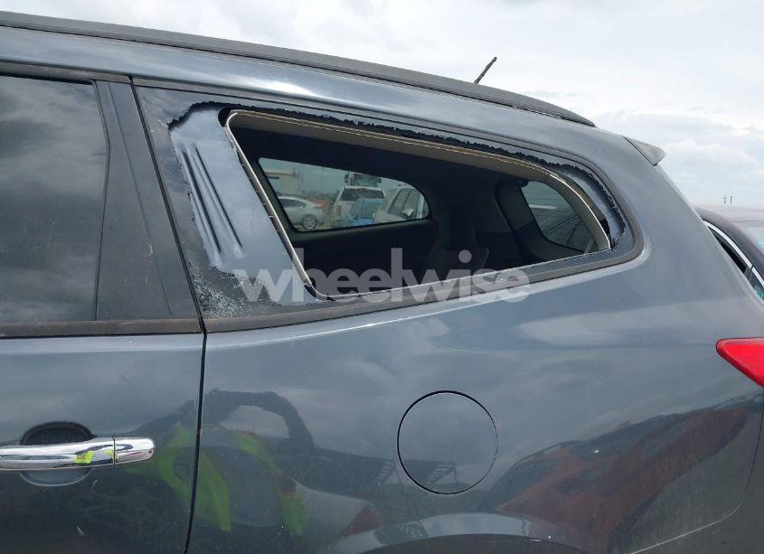 Photo 6 of 2009 Chevrolet Traverse LS (VIN 1GNER13D49S179099)