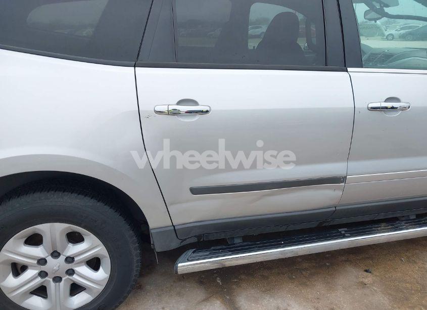 Photo 18 of 2009 Chevrolet Traverse LS (VIN 1GNER13D69S110463)