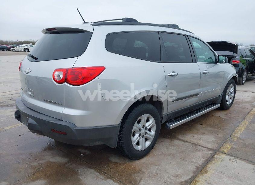Photo 4 of 2009 Chevrolet Traverse LS (VIN 1GNER13D69S110463)