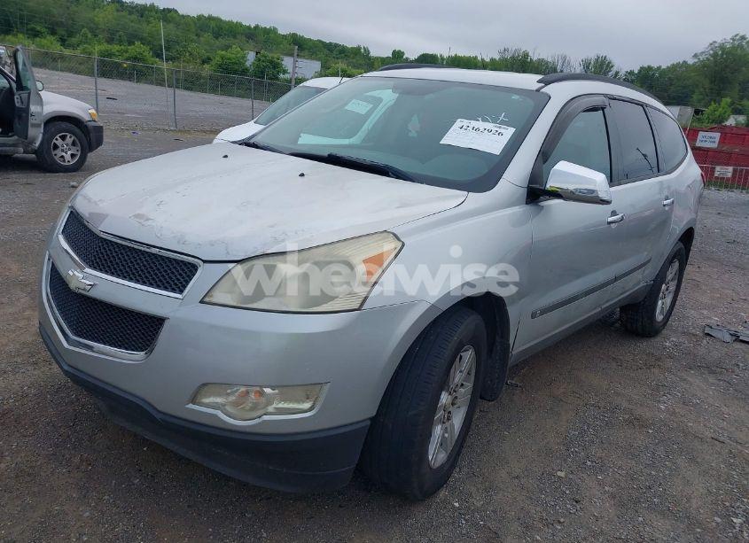 Photo 2 of 2009 Chevrolet Traverse LS (VIN 1GNER13DX9S142543)