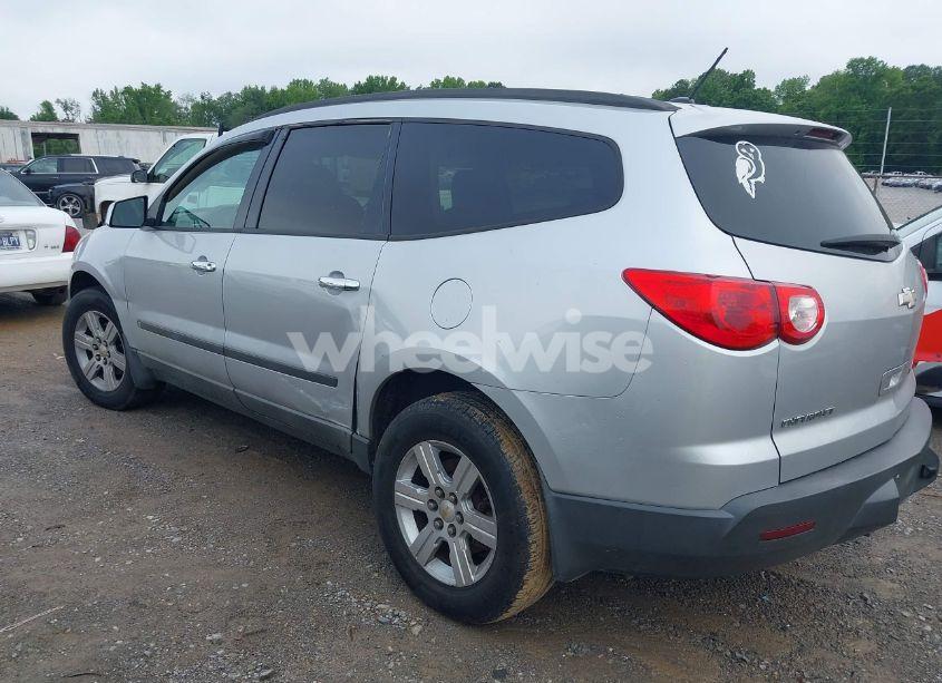 Photo 3 of 2009 Chevrolet Traverse LS (VIN 1GNER13DX9S142543)