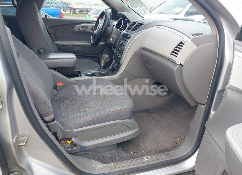 Photo 5 of 2009 Chevrolet Traverse LS (VIN 1GNER13DX9S142543)