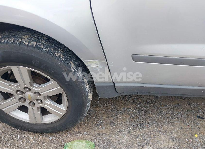 Photo 6 of 2009 Chevrolet Traverse LS (VIN 1GNER13DX9S142543)