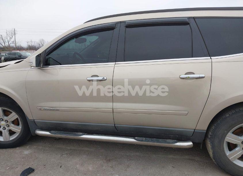 Photo 15 of 2009 Chevrolet Traverse LT (VIN 1GNER23D09S152939)