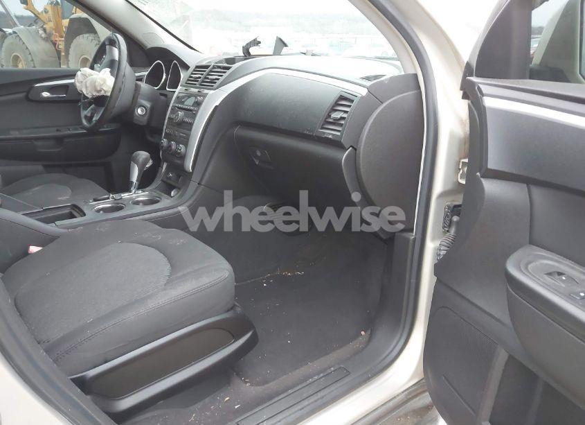 Photo 5 of 2009 Chevrolet Traverse LT (VIN 1GNER23D09S152939)