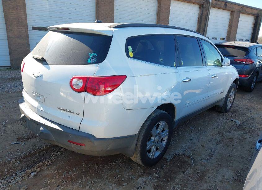 Photo 4 of 2009 Chevrolet Traverse LT (VIN 1GNER23D19S100297)