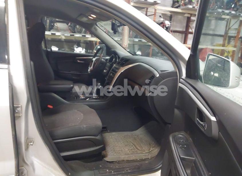 Photo 5 of 2009 Chevrolet Traverse LT (VIN 1GNER23D19S101174)