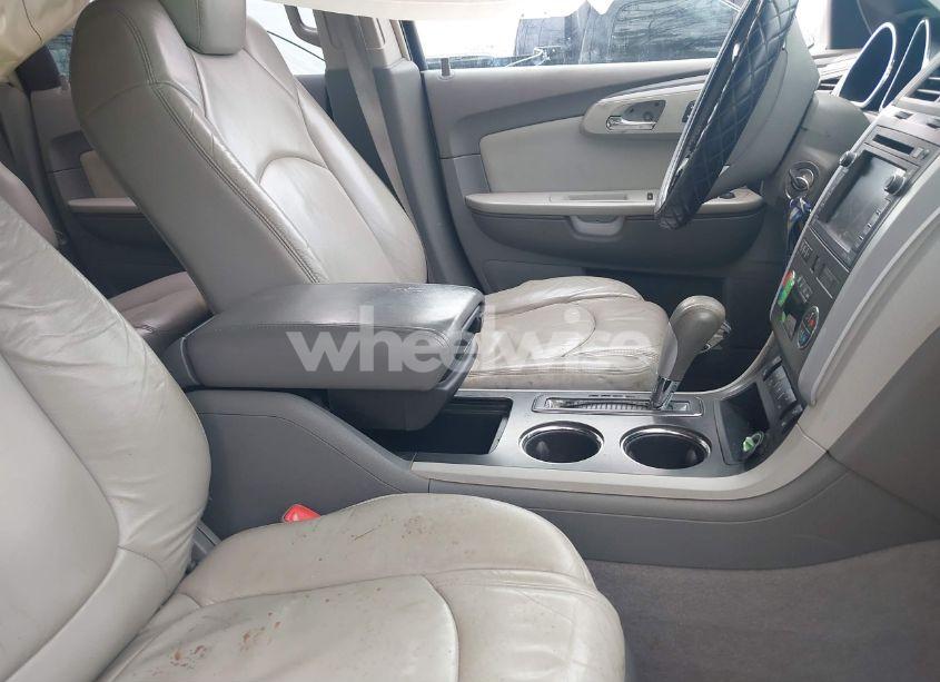 Photo 5 of 2009 Chevrolet Traverse LT (VIN 1GNER23D29S108165)