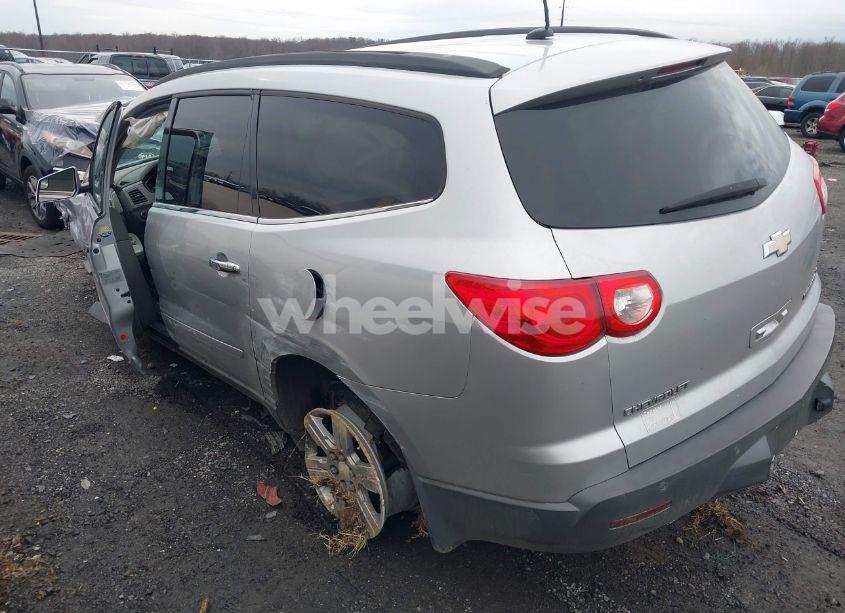 Photo 3 of 2009 Chevrolet Traverse LT (VIN 1GNER23D39S143216)