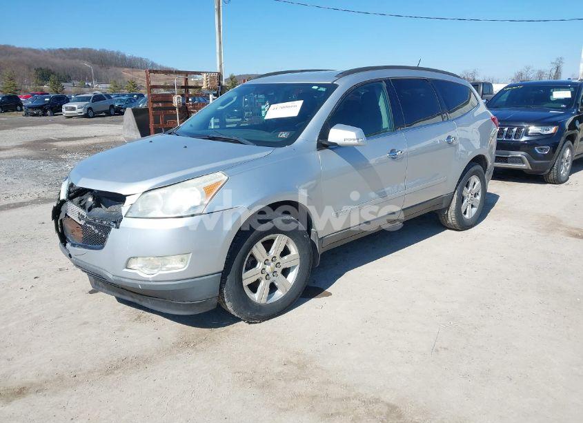 Photo 2 of 2009 Chevrolet Traverse LT (VIN 1GNER23D39S155897)