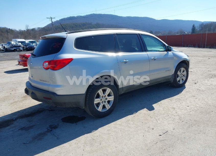 Photo 4 of 2009 Chevrolet Traverse LT (VIN 1GNER23D39S155897)
