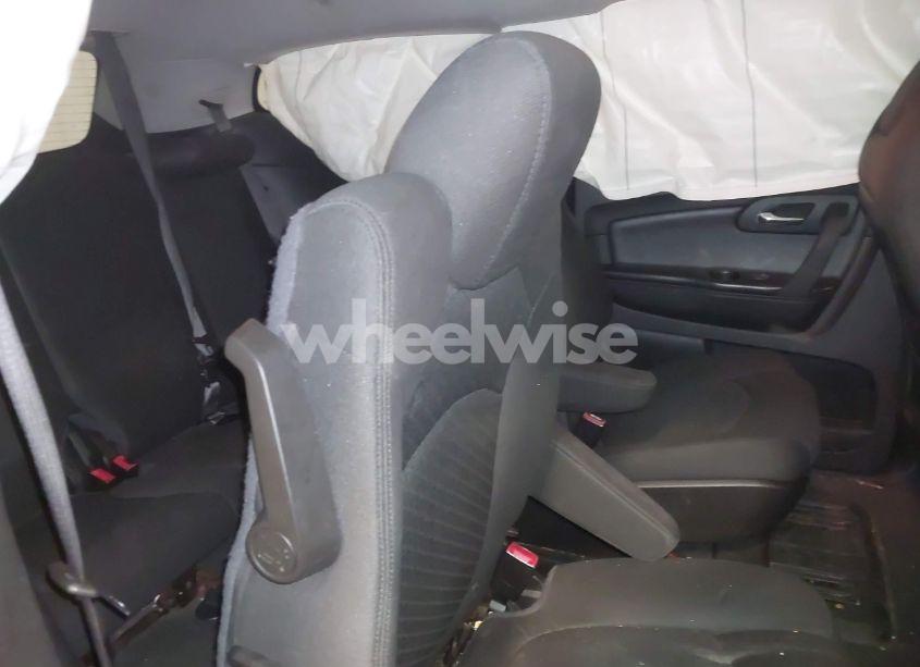 Photo 8 of 2009 Chevrolet Traverse LT (VIN 1GNER23D49S124898)