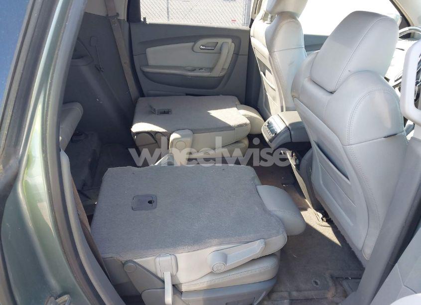 Photo 8 of 2009 Chevrolet Traverse LT (VIN 1GNER23D59S129026)