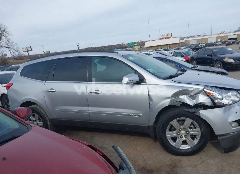 Photo 13 of 2009 Chevrolet Traverse LT (VIN 1GNER23D59S156176)