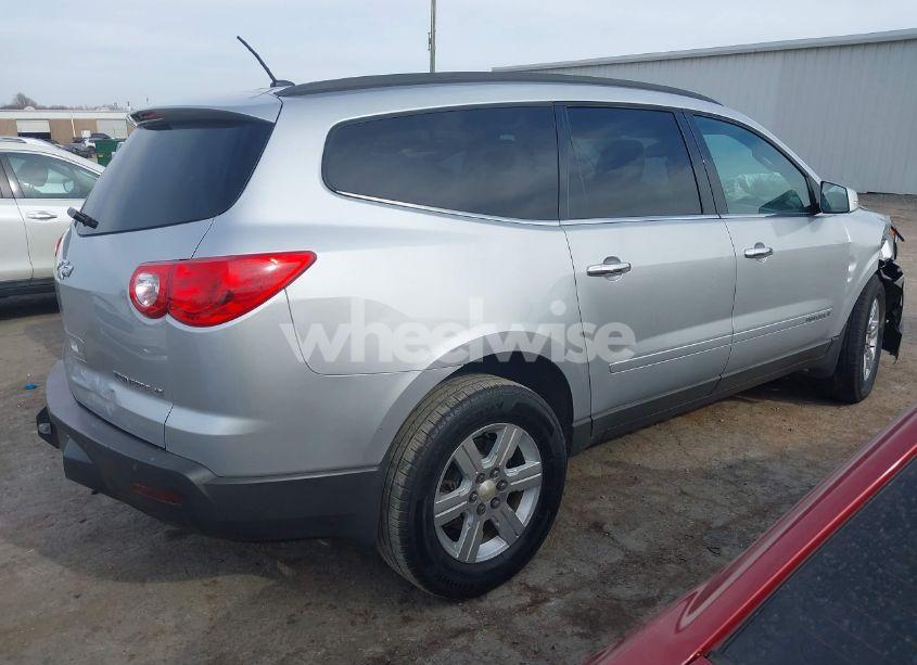 Photo 4 of 2009 Chevrolet Traverse LT (VIN 1GNER23D59S156176)