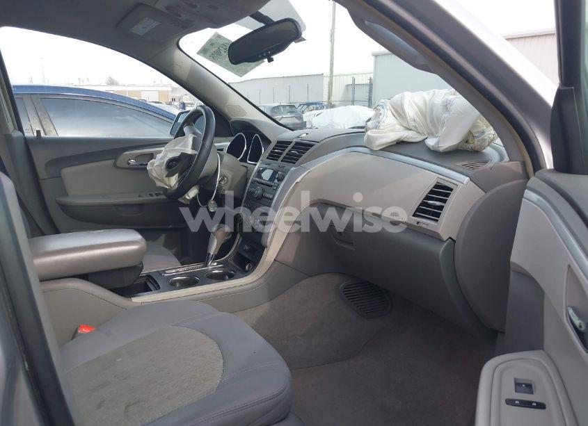 Photo 5 of 2009 Chevrolet Traverse LT (VIN 1GNER23D59S156176)