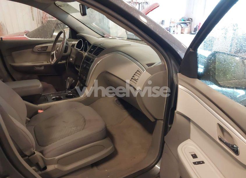 Photo 5 of 2009 Chevrolet Traverse LT (VIN 1GNER23D79S149567)