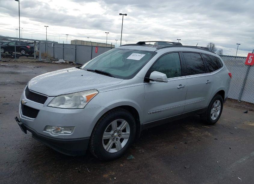 Photo 2 of 2009 Chevrolet Traverse LT (VIN 1GNER23D79S162190)