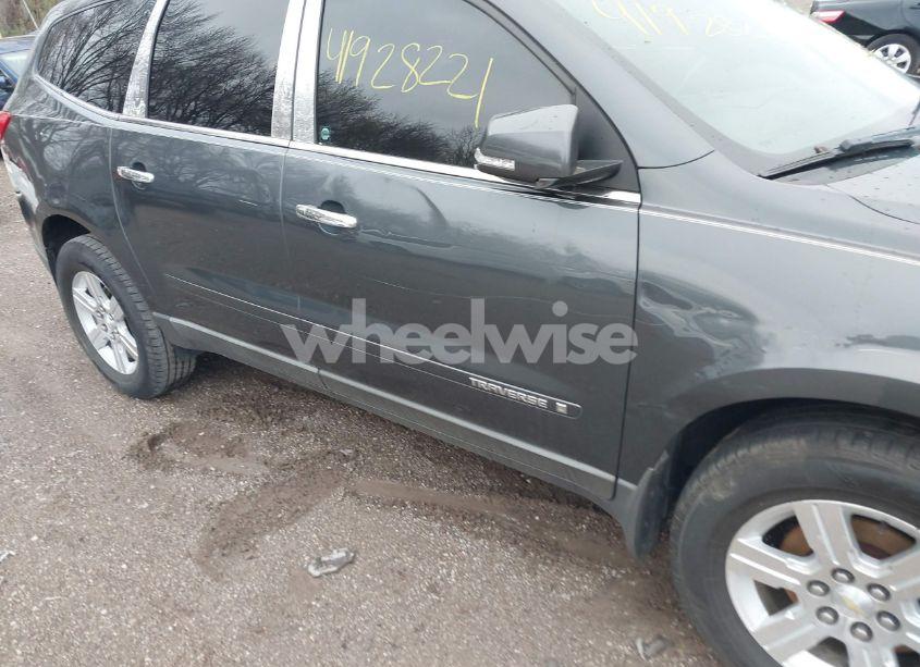 Photo 13 of 2009 Chevrolet Traverse LT (VIN 1GNER23D89S136875)