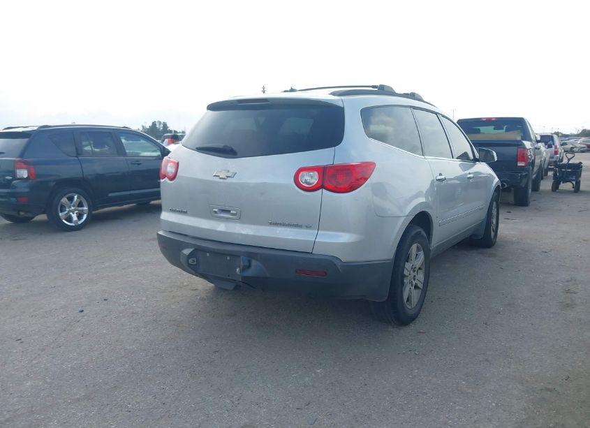 Photo 4 of 2009 Chevrolet Traverse LT (VIN 1GNER23DX9S102596)