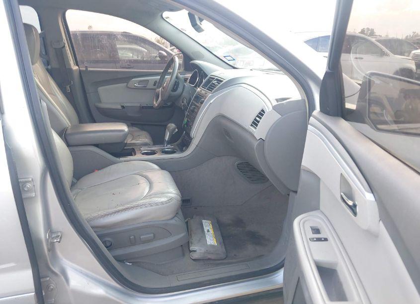 Photo 5 of 2009 Chevrolet Traverse LT (VIN 1GNER23DX9S102596)