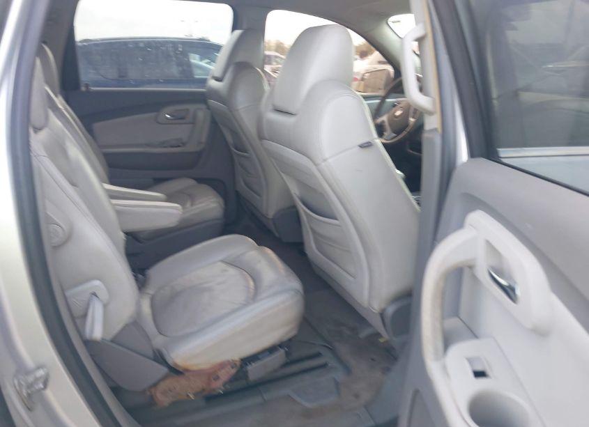 Photo 8 of 2009 Chevrolet Traverse LT (VIN 1GNER23DX9S102596)