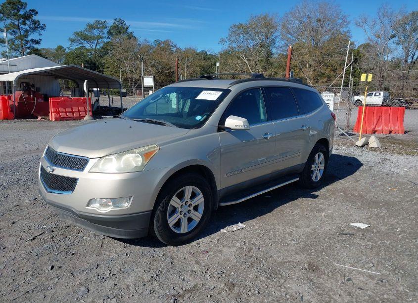 Photo 2 of 2009 Chevrolet Traverse LT (VIN 1GNER23DX9S140958)