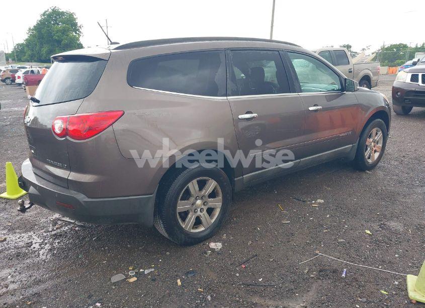 Photo 4 of 2009 Chevrolet Traverse LT (VIN 1GNER23DX9S159994)