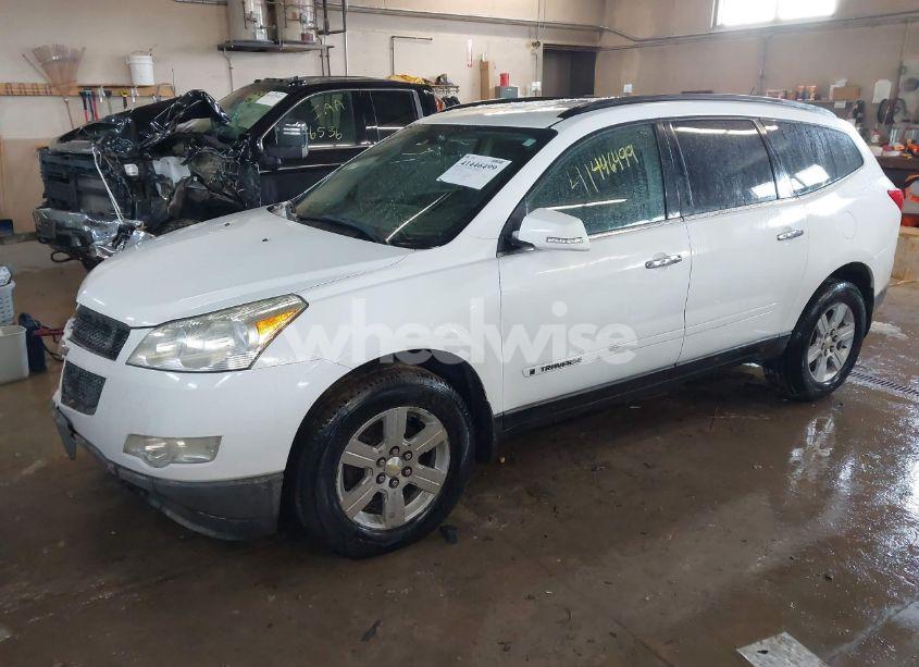 Photo 2 of 2009 Chevrolet Traverse LT (VIN 1GNER23DX9S161678)