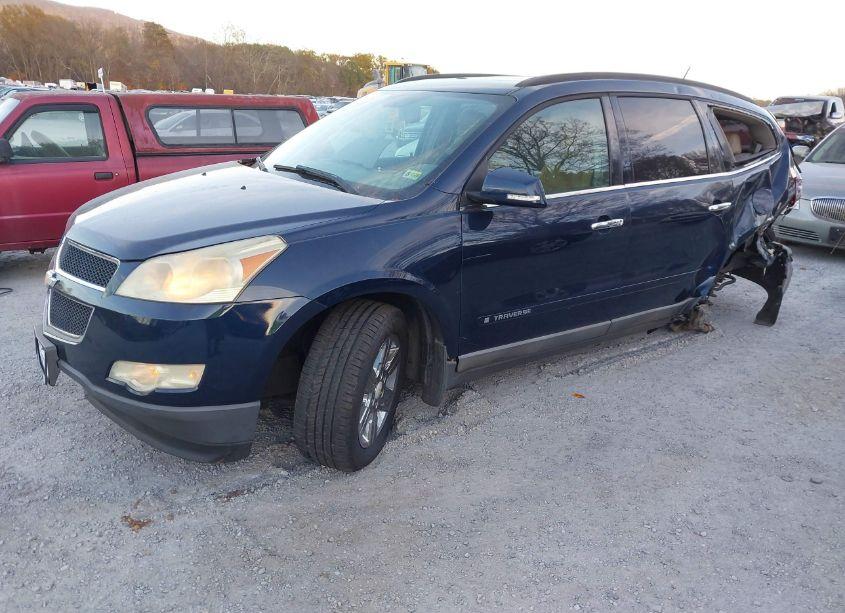 Photo 2 of 2009 Chevrolet Traverse LT (VIN 1GNER23DX9S173345)