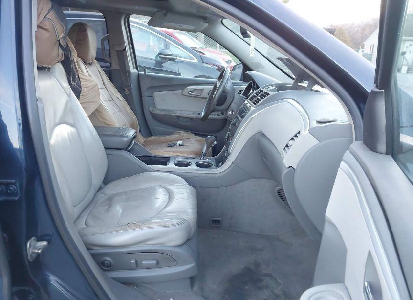 Photo 5 of 2009 Chevrolet Traverse LT (VIN 1GNER23DX9S173345)