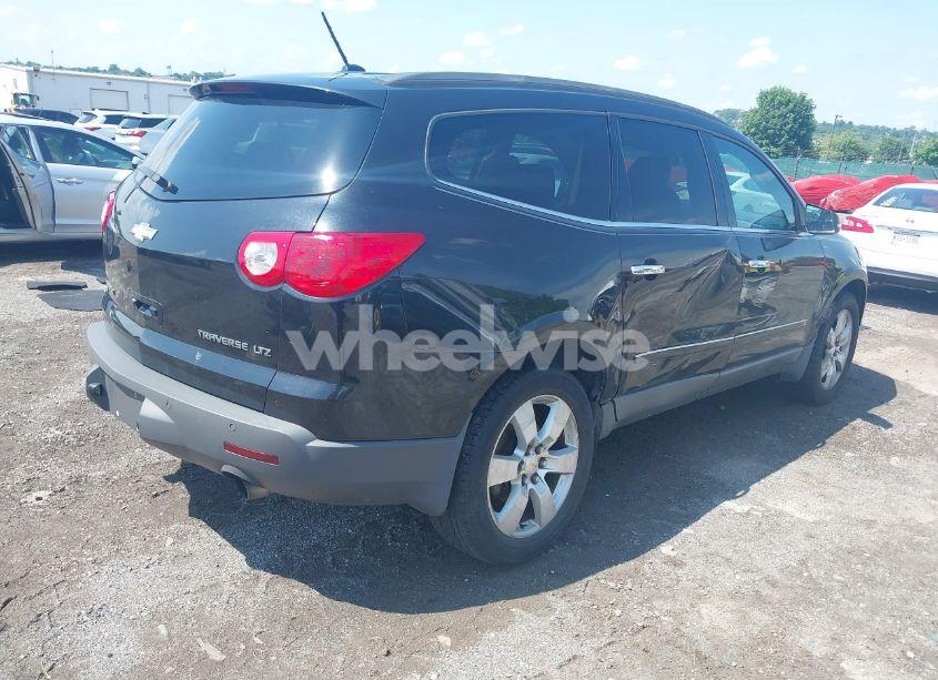 Photo 4 of 2009 Chevrolet Traverse LTZ (VIN 1GNER33D09S153031)
